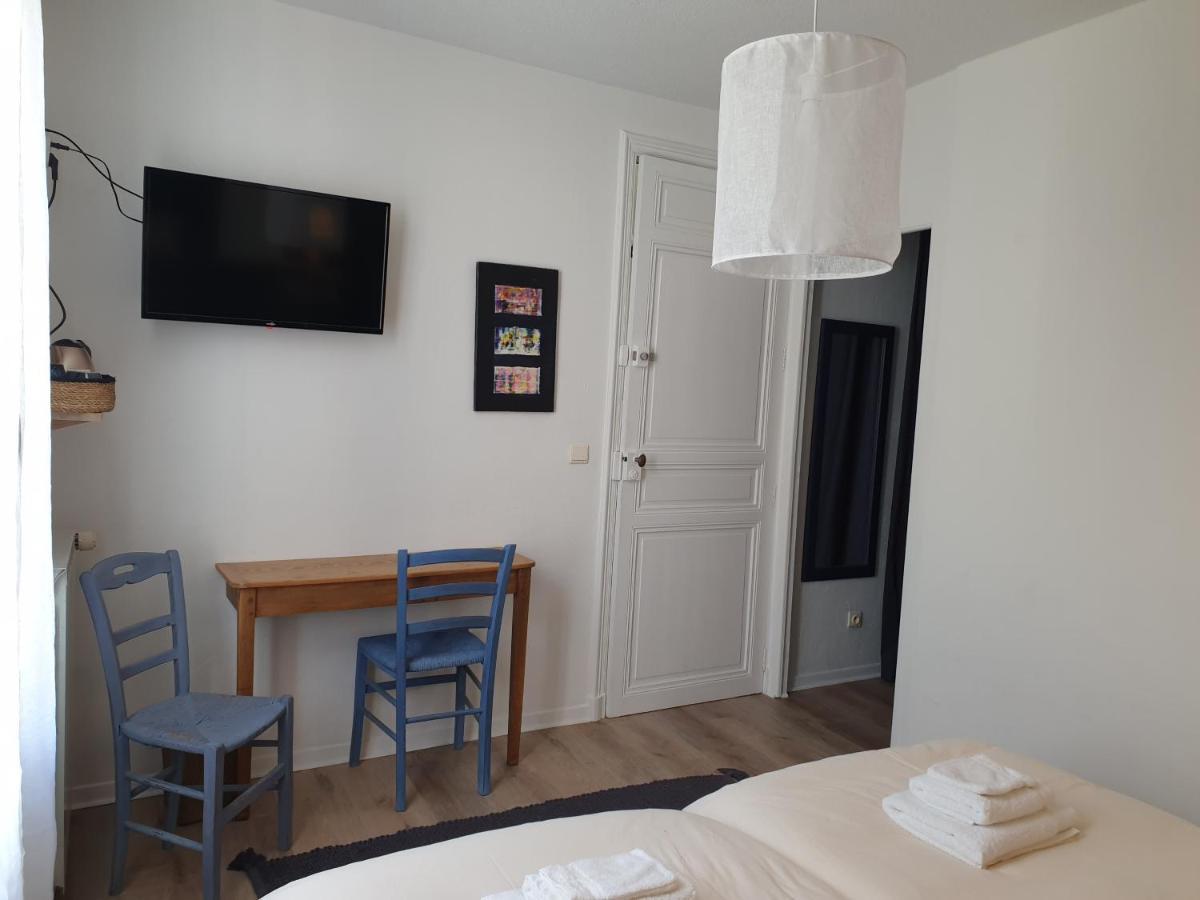Chambres D'Hotes Et Gites- L'Abri Sous Roche Tautavel Exteriér fotografie